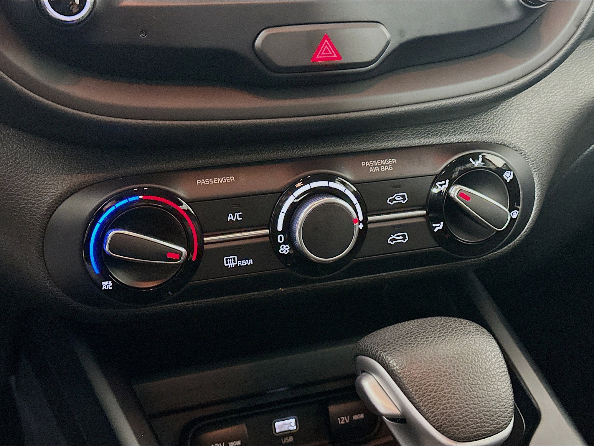 Used 2025 Kia Soul LX w/ LX Technology Package image 23