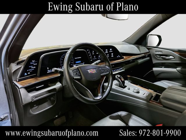Used 2022 Cadillac Escalade Luxury w/ LPO, Illumination Package RWD image 9
