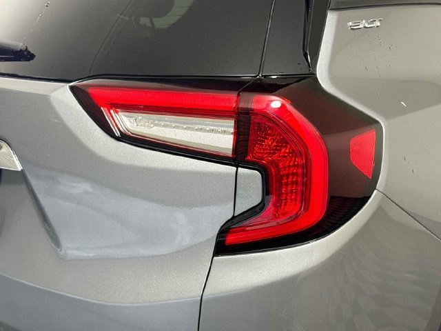 Used 2024 GMC Terrain SLT FWD image 33