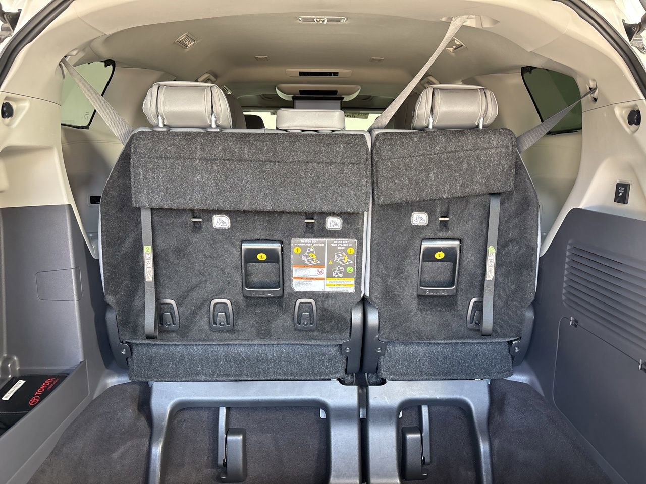 Used 2024 Toyota Sienna Limited AWD/4WD image 26