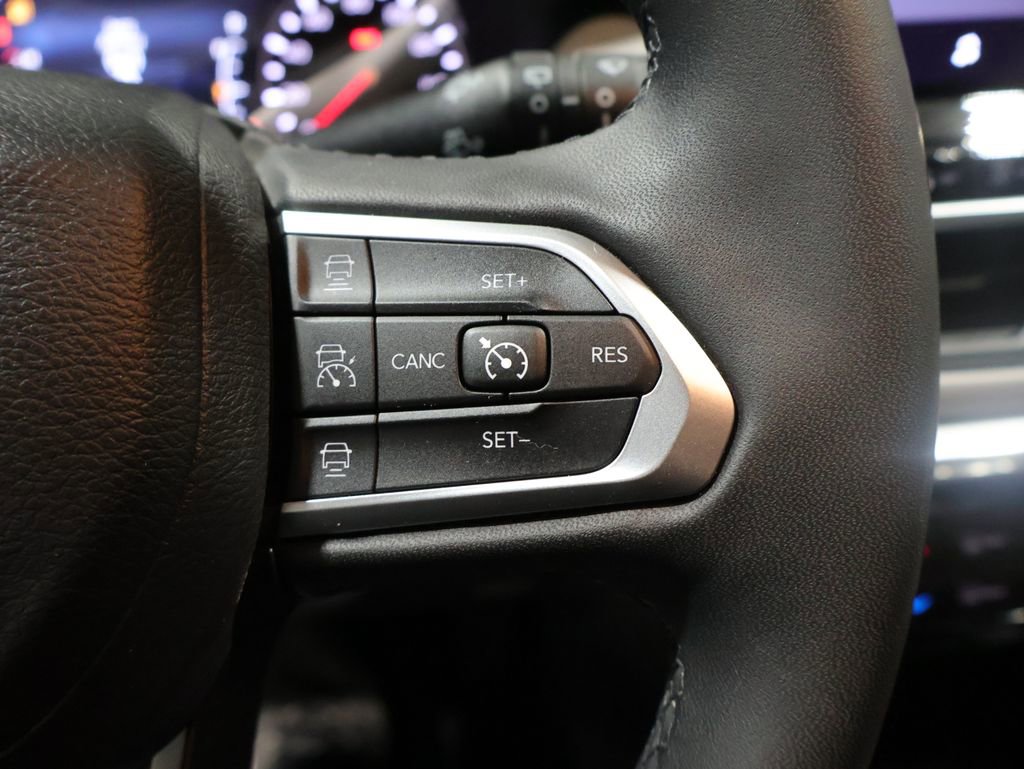 Used 2023 Jeep Compass Limited AWD/4WD image 38