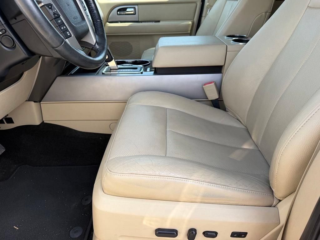 Used 2017 Ford Expedition Limited w/ Equipment Group 301A AWD/4WD image 10