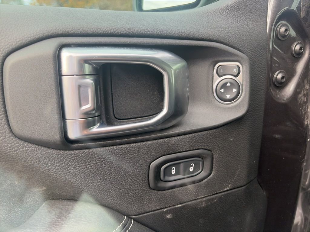 Used 2023 Jeep Wrangler Unlimited Sahara w/ Cold Weather Group image 14