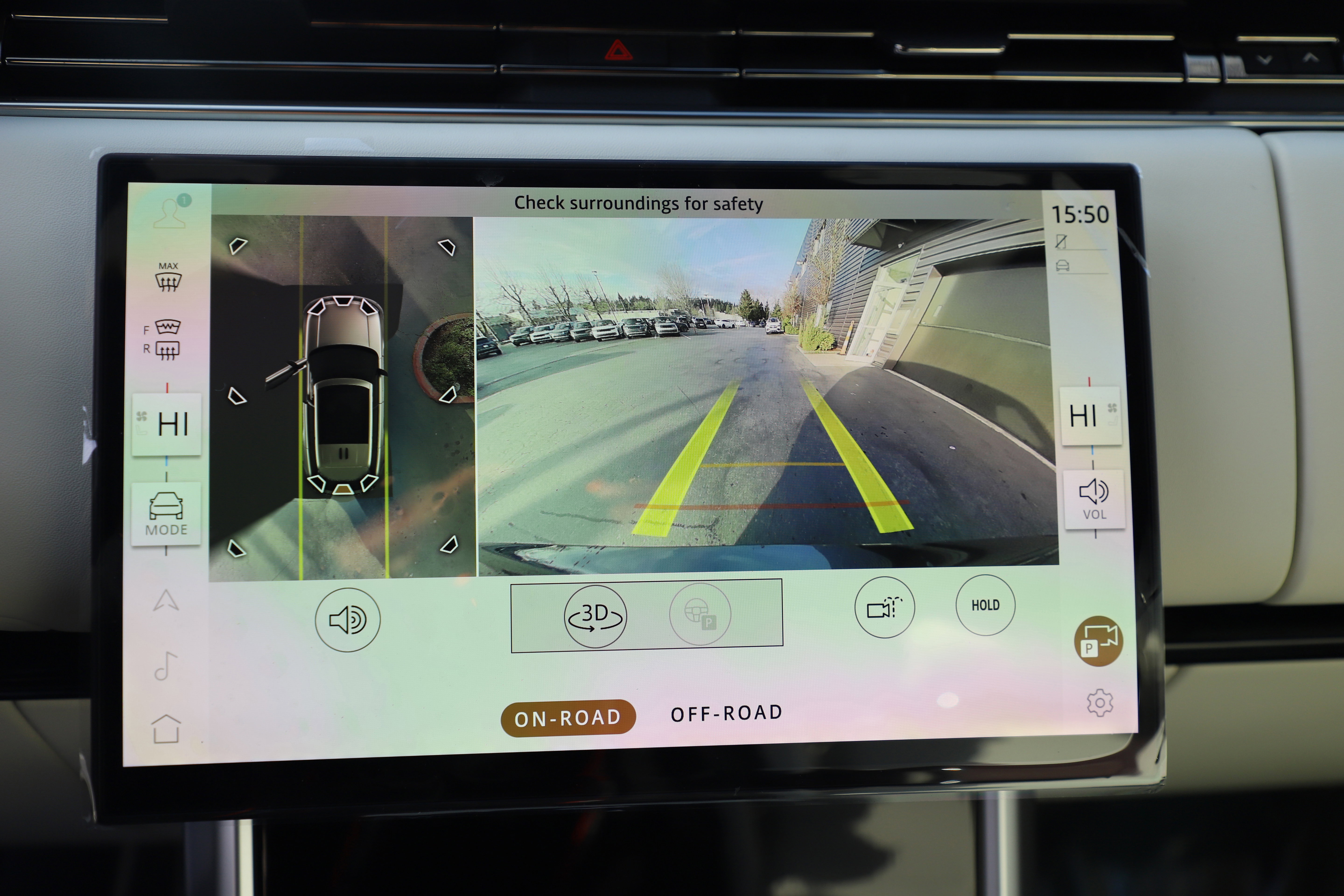 New 2026 Land Rover Range Rover SE image 21