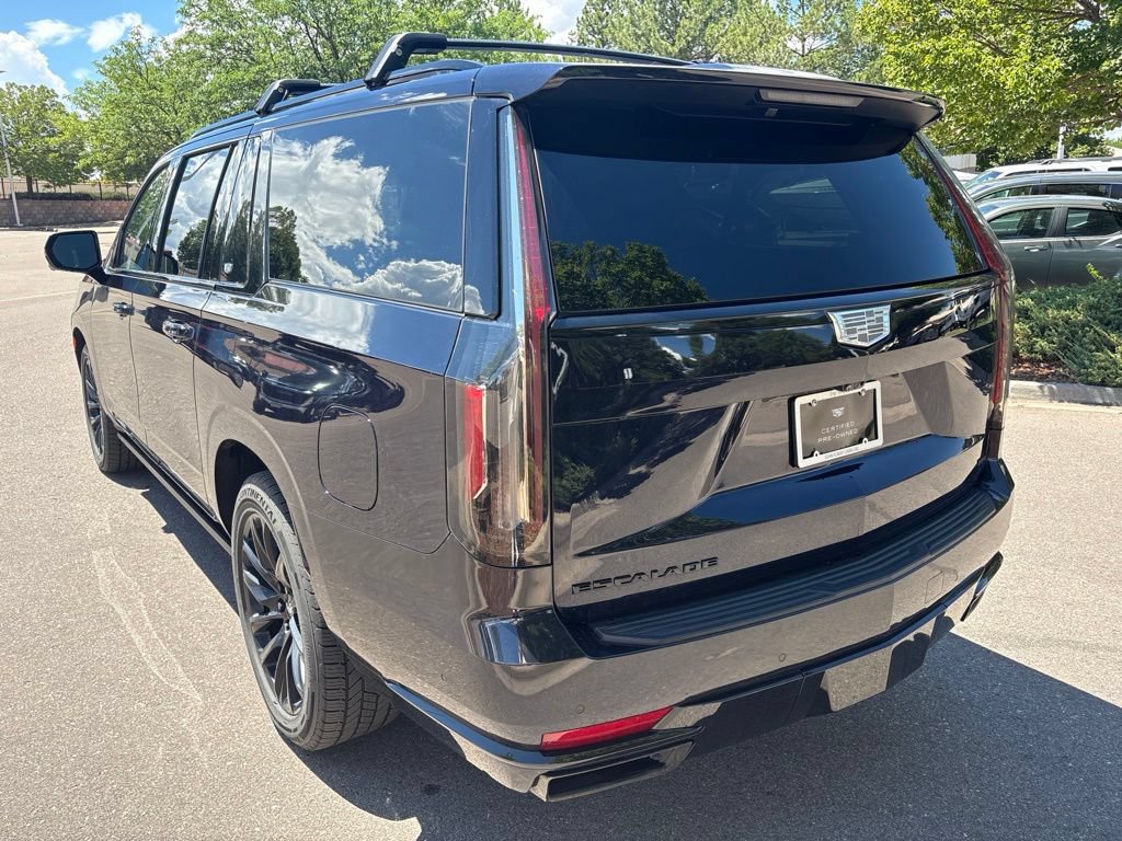 Used 2022 Cadillac Escalade ESV Sport Platinum w/ LPO, ONYX Package AWD/4WD image 3