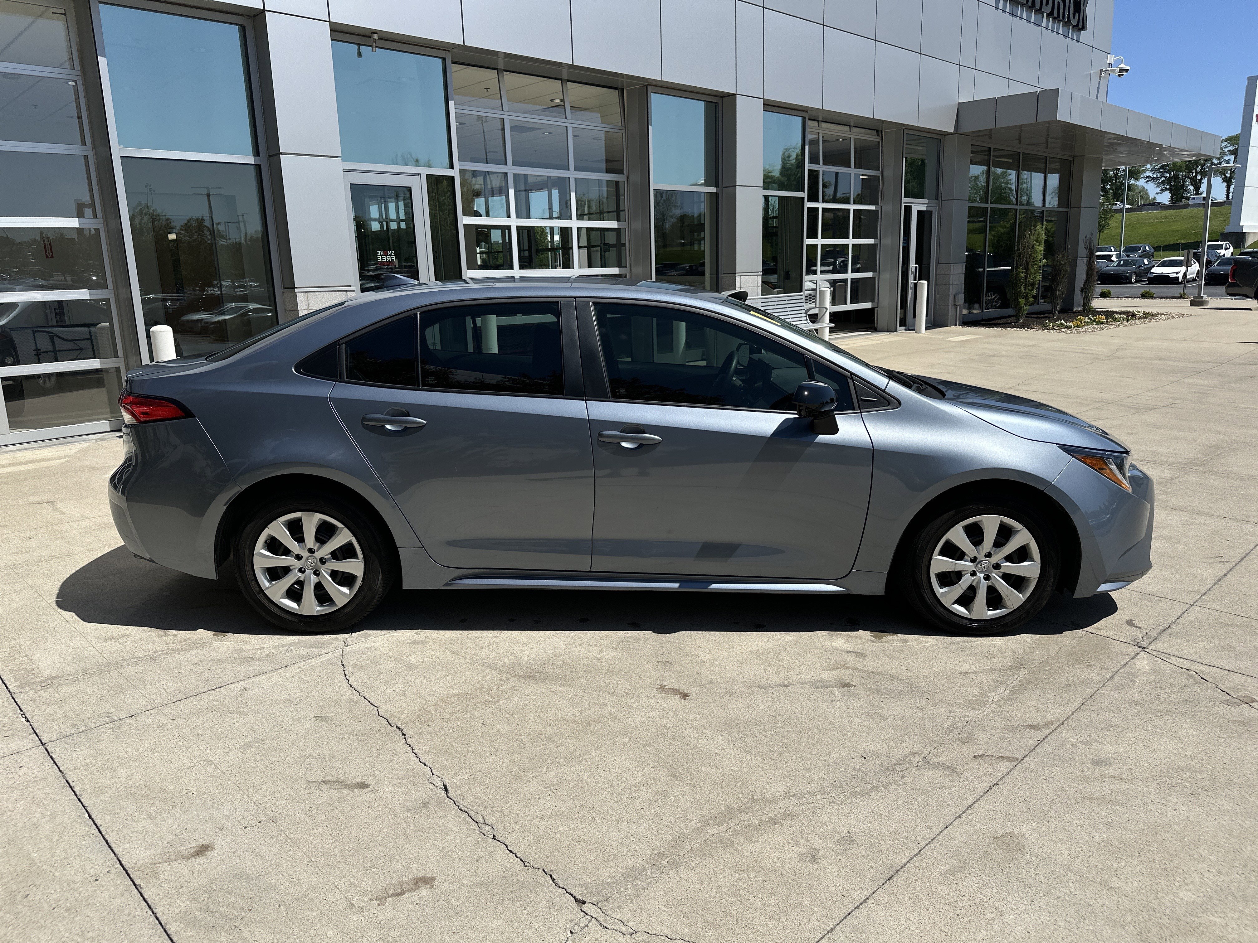 Used 2023 Toyota Corolla LE FWD image 10