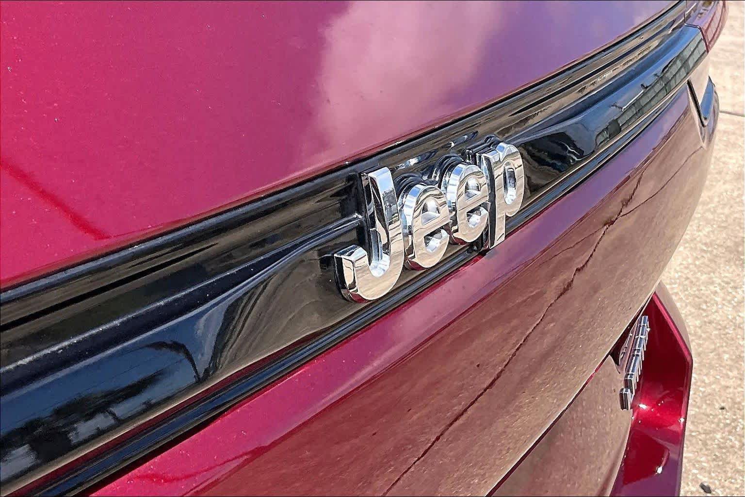 Used 2022 Jeep Grand Cherokee Limited w/ Luxury Tech Group II RWD image 31