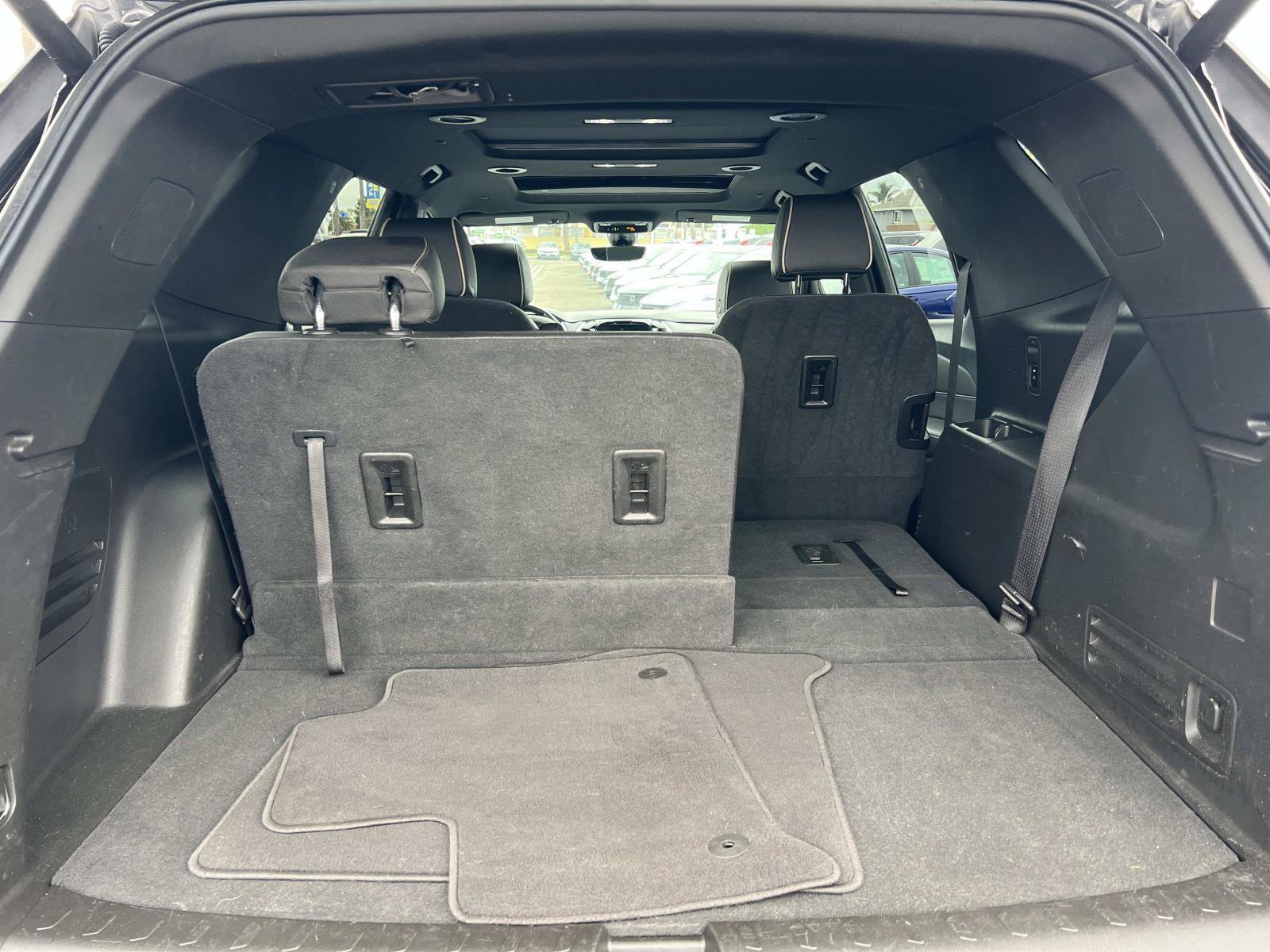 Used 2023 Chevrolet Traverse Premier FWD image 27