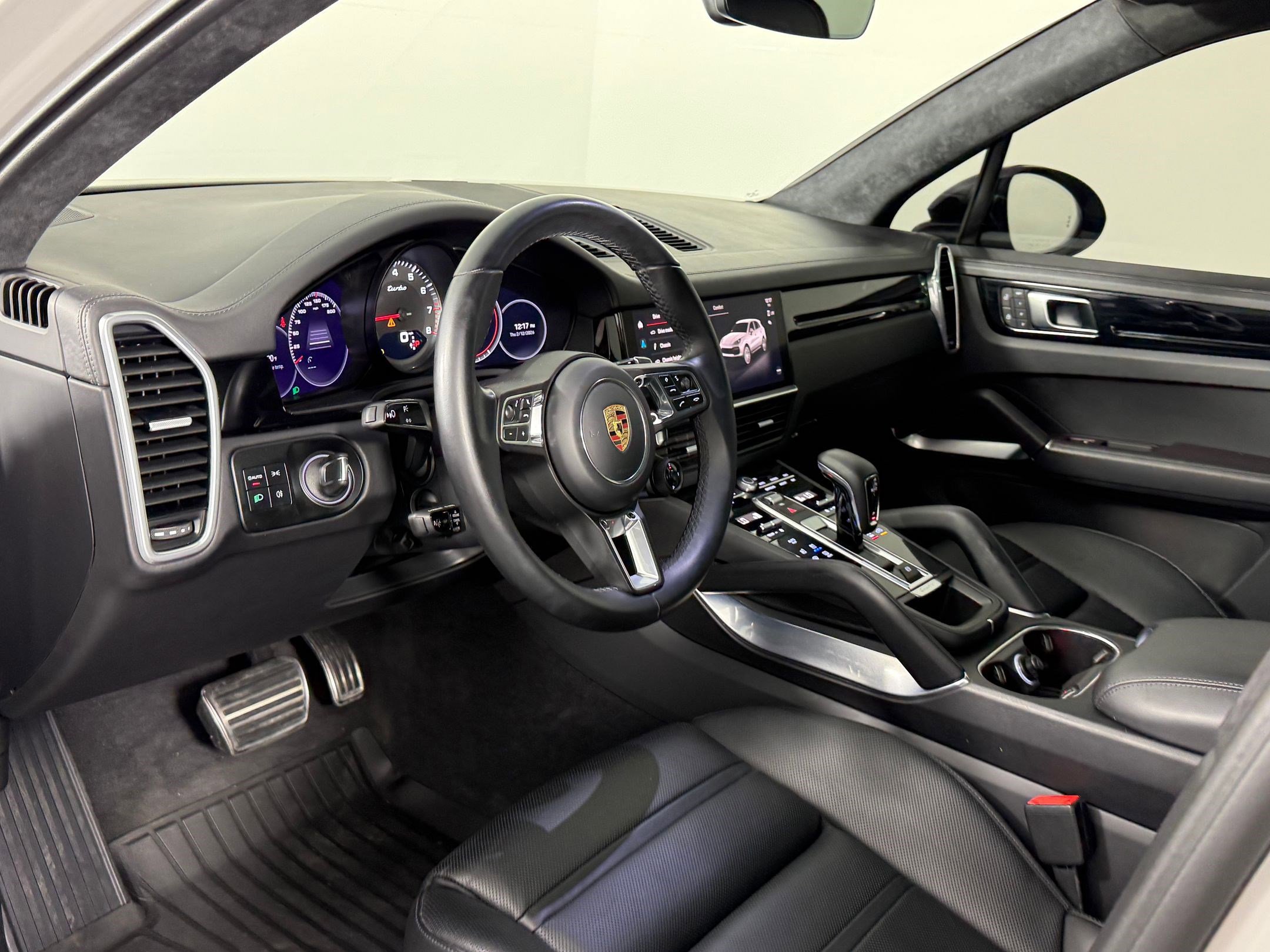 Certified 2023 Porsche Cayenne Turbo image 4