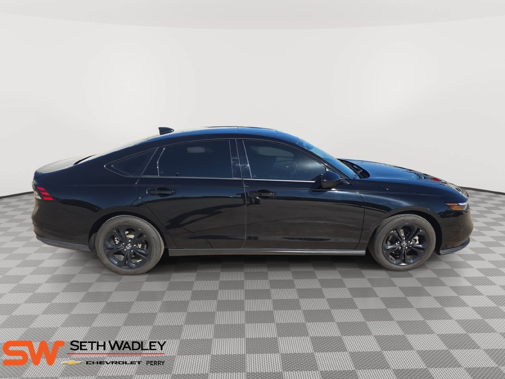 Used 2025 Honda Accord SE image 8