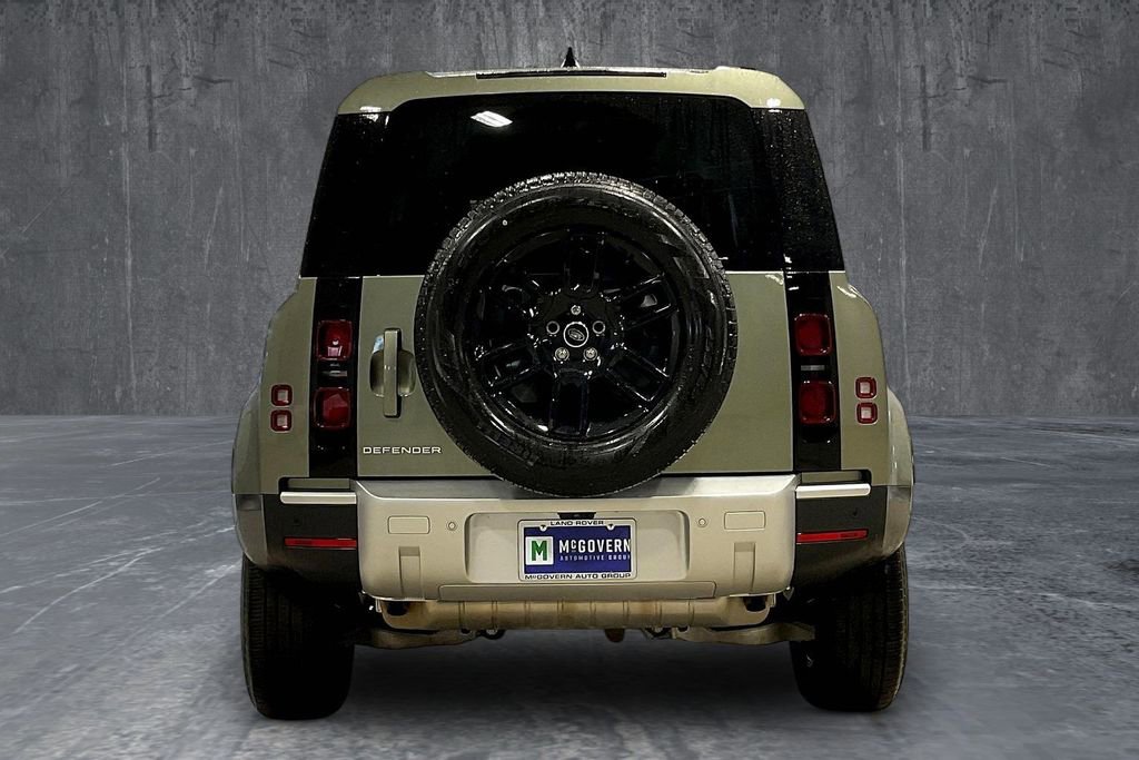 Used 2025 Land Rover Defender 110 S image 5