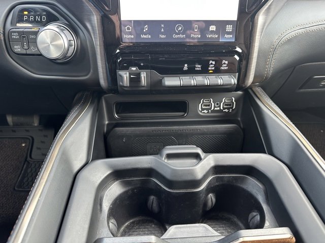 Used 2024 RAM 2500 Limited w/ Towing Technology Group image 19