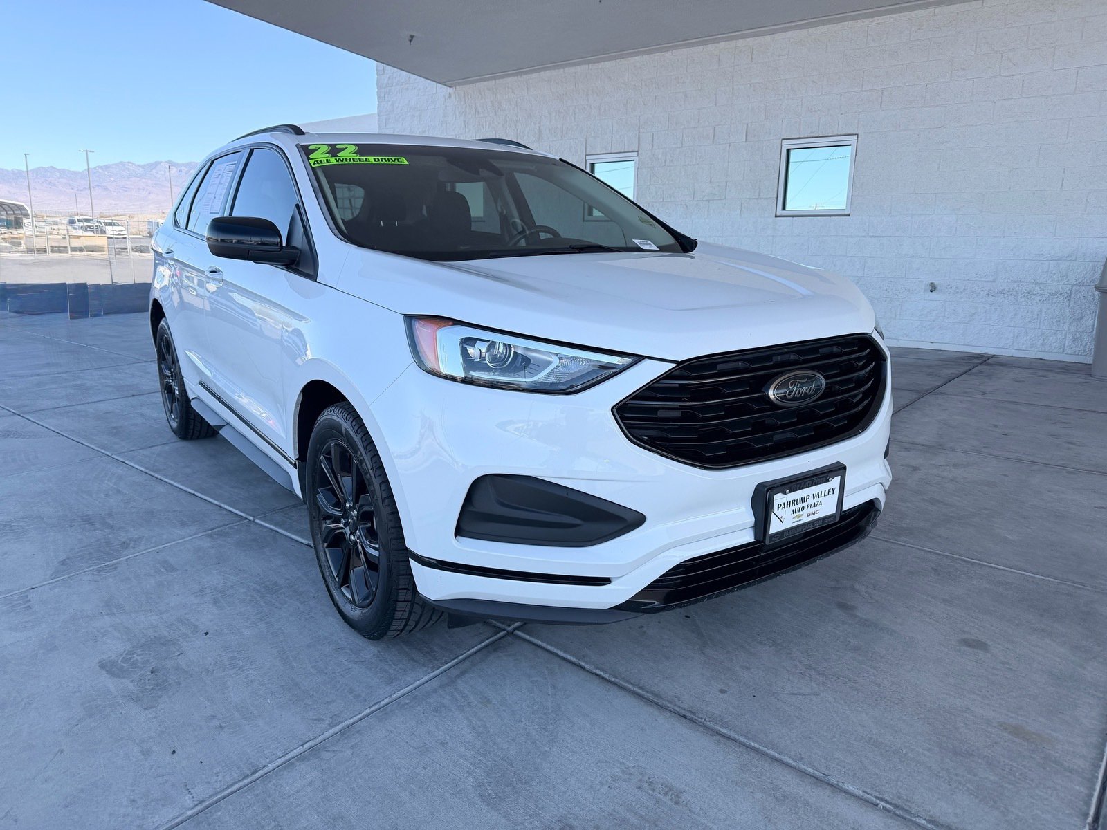 Used 2022 Ford Edge SE w/ Black Appearance Package