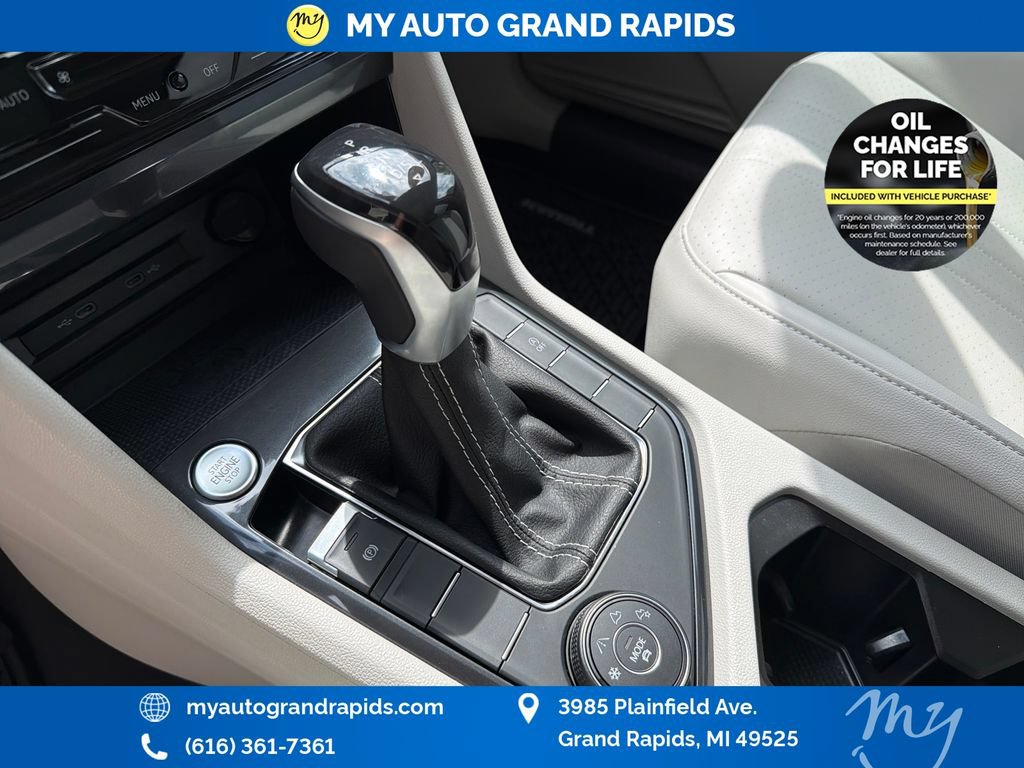 Used 2022 Volkswagen Tiguan SE AWD/4WD image 25