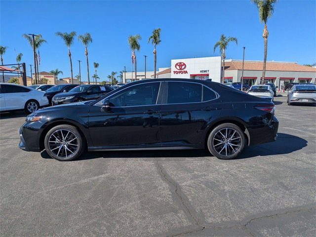 Used 2024 Toyota Camry SE image 8