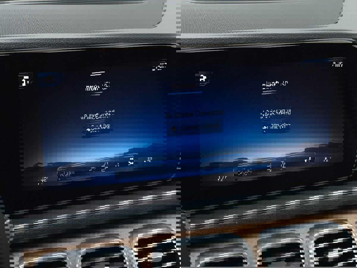 Used 2024 Mercedes-Benz GLE 350 4MATIC SUV image 55