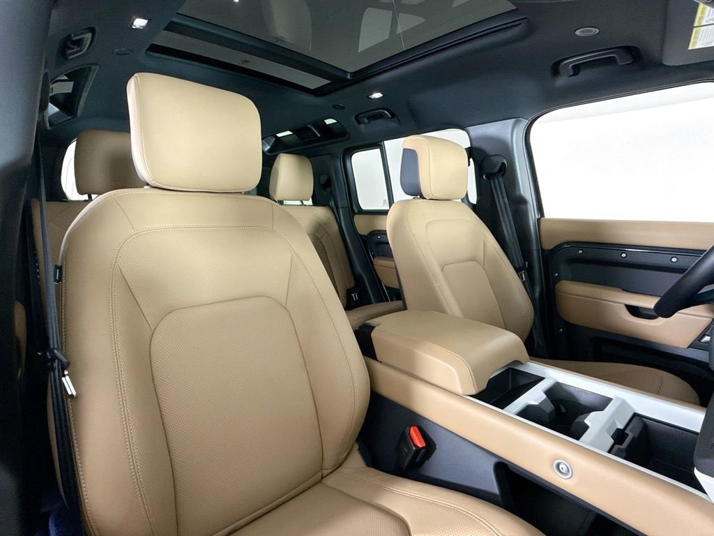 Used 2025 Land Rover Defender 110 S image 14