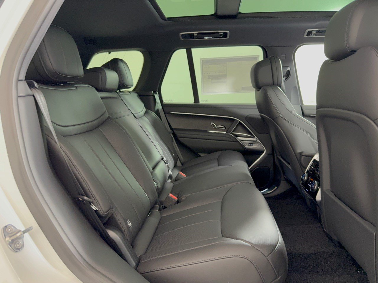 New 2027 Land Rover Range Rover SE AWD/4WD image 29