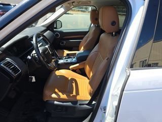 Used 2018 Land Rover Discovery HSE AWD/4WD image 5