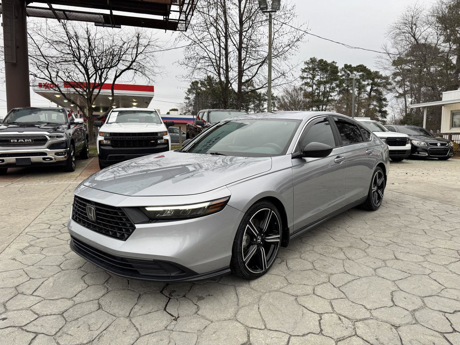 Used 2023 Honda Accord Sport image 9