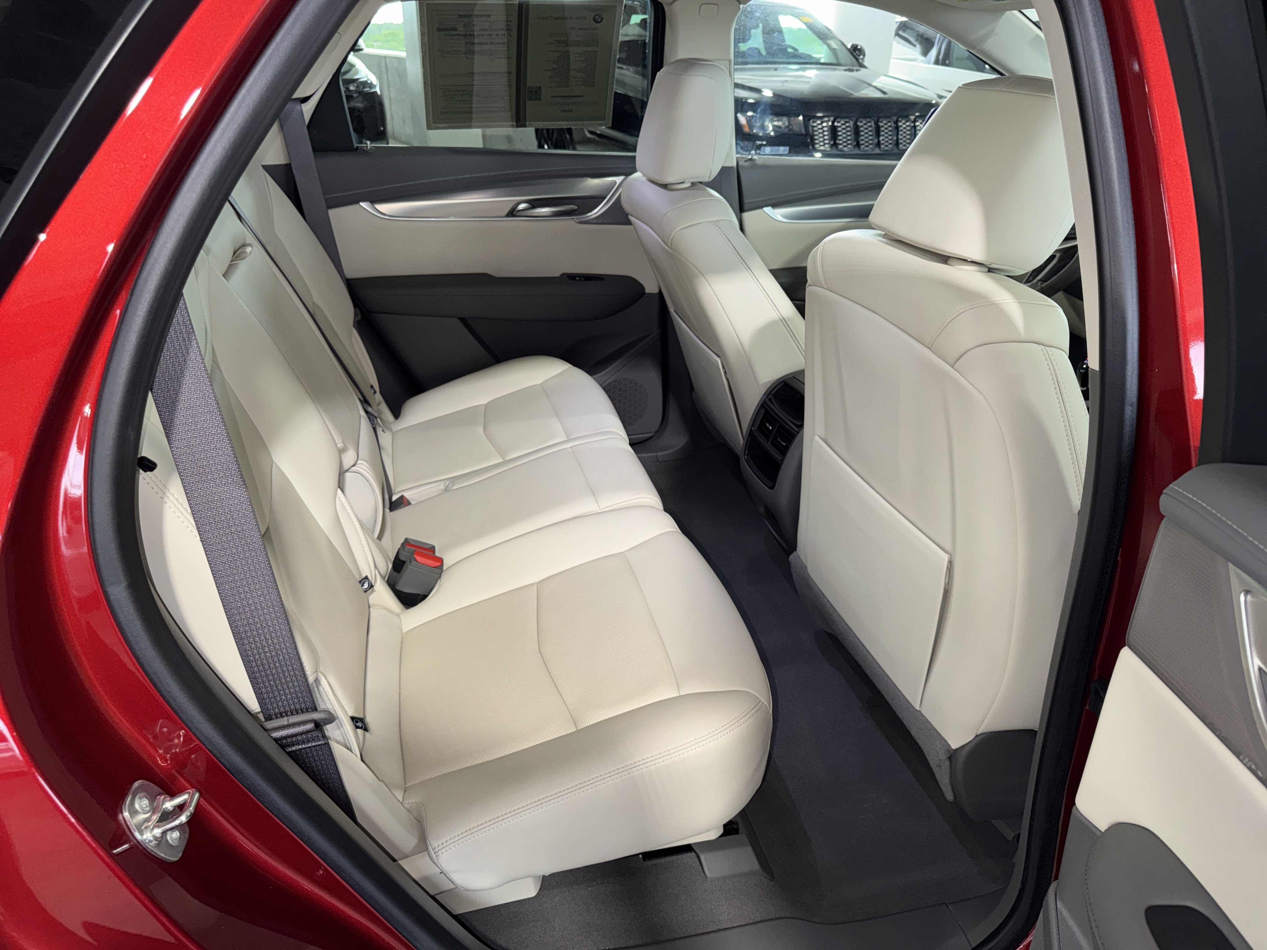 Used 2024 Cadillac XT5 Premium Luxury FWD image 12
