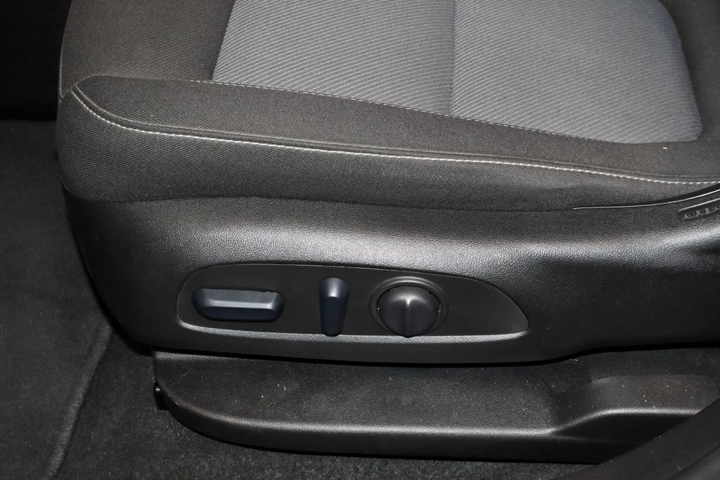 Used 2025 Chevrolet Blazer LT FWD image 24