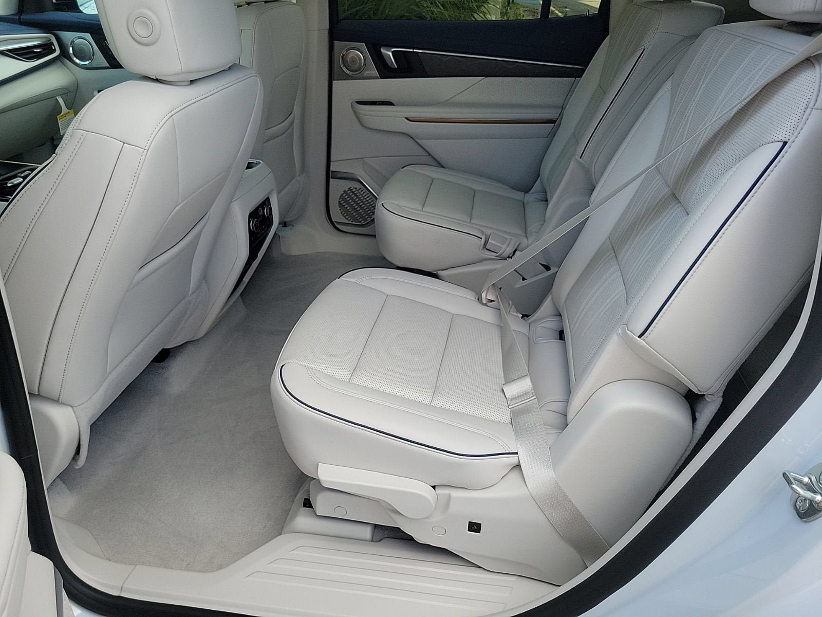 New 2026 Buick Enclave Avenir w/ Super Cruise Package FWD image 10