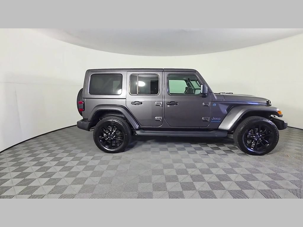 Used 2025 Jeep Wrangler Unlimited Sahara AWD/4WD image 37