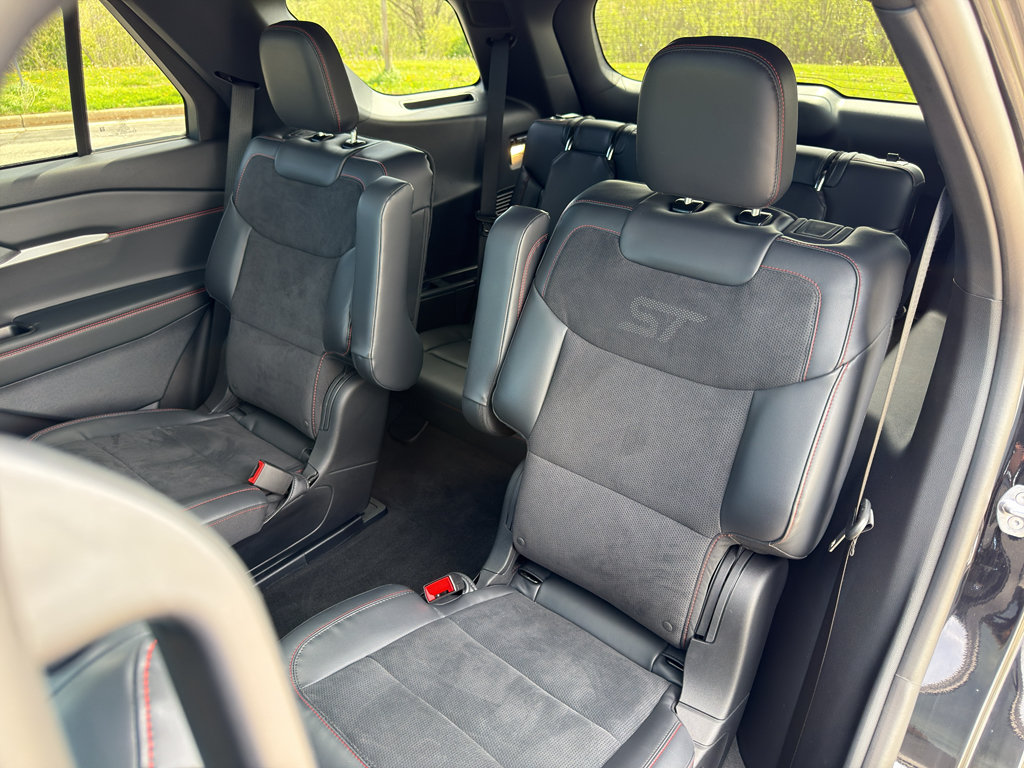 Used 2026 Ford Explorer ST AWD/4WD image 39