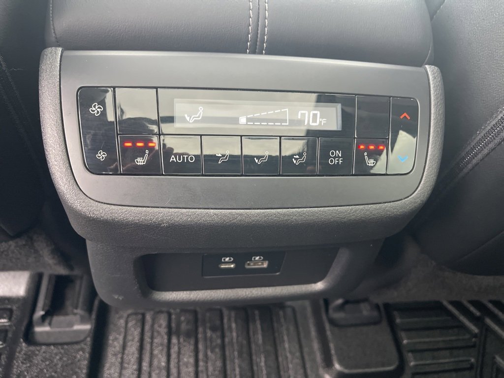 Used 2023 Nissan Pathfinder SL w/ SL Premium Package image 16