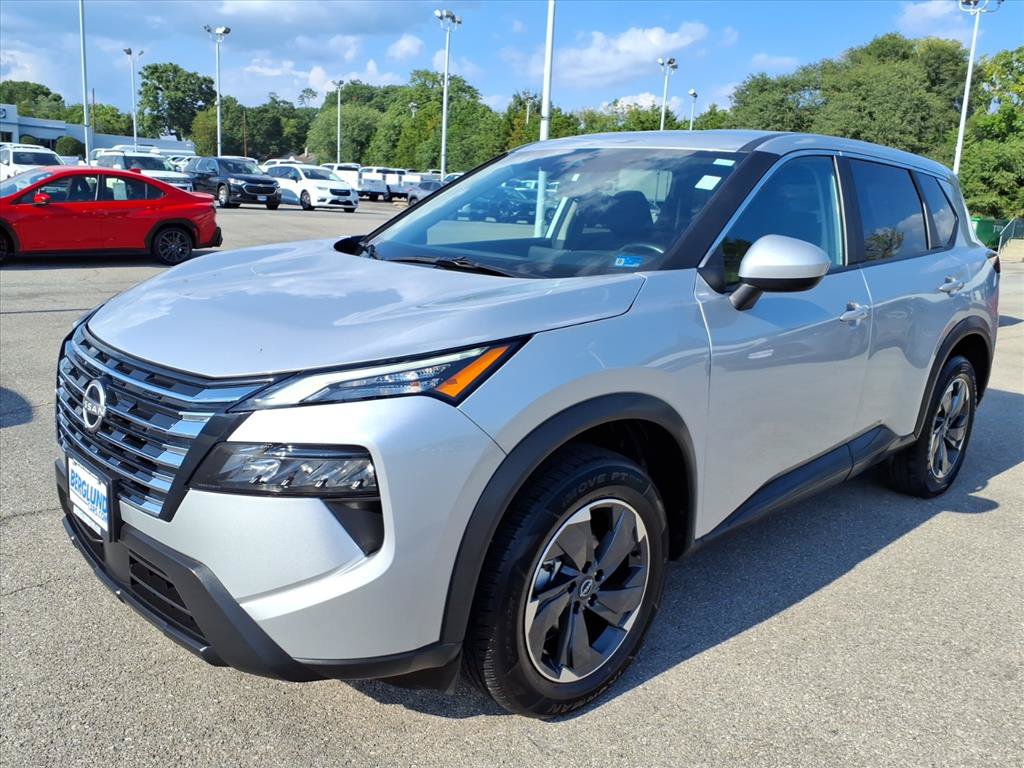Used 2025 Nissan Rogue SV FWD image 8