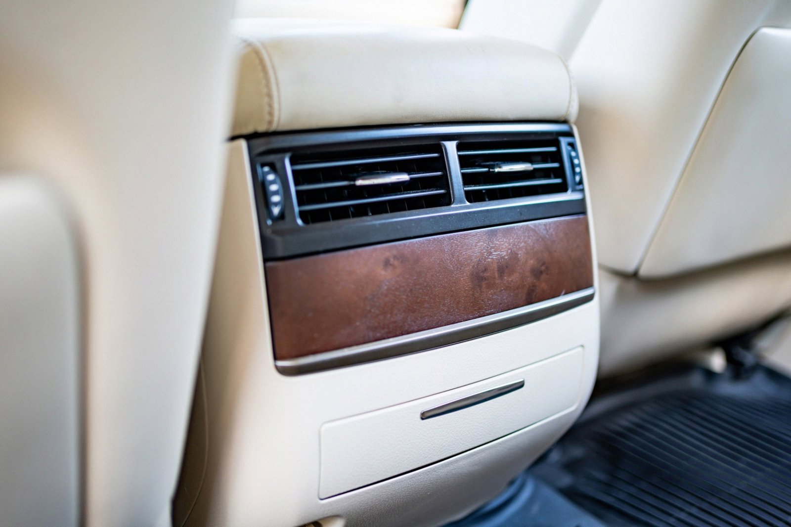 Used 2017 Lexus LX 570 4WD w/ Luxury Package image 68