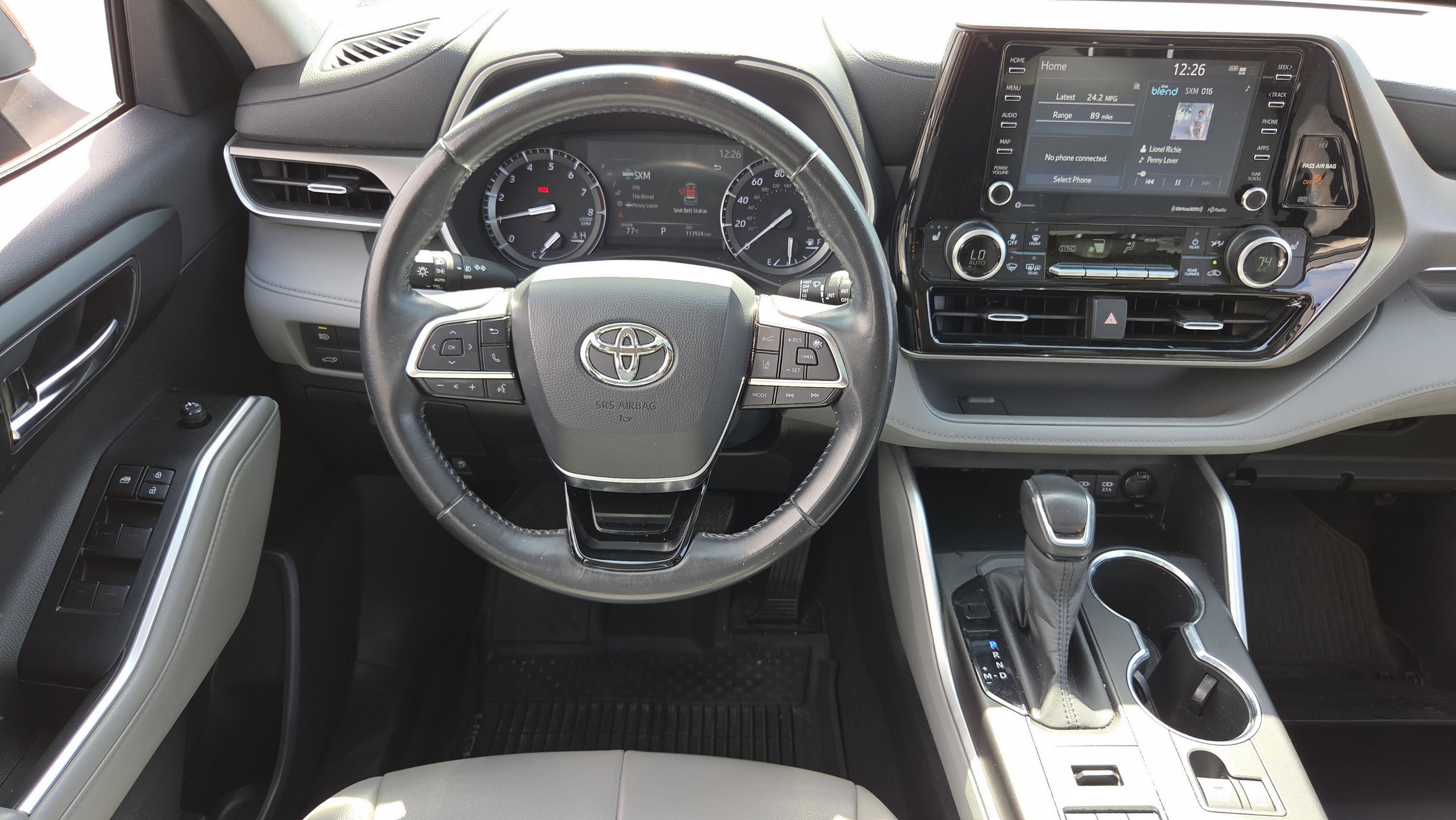 Used 2020 Toyota Highlander XLE image 13