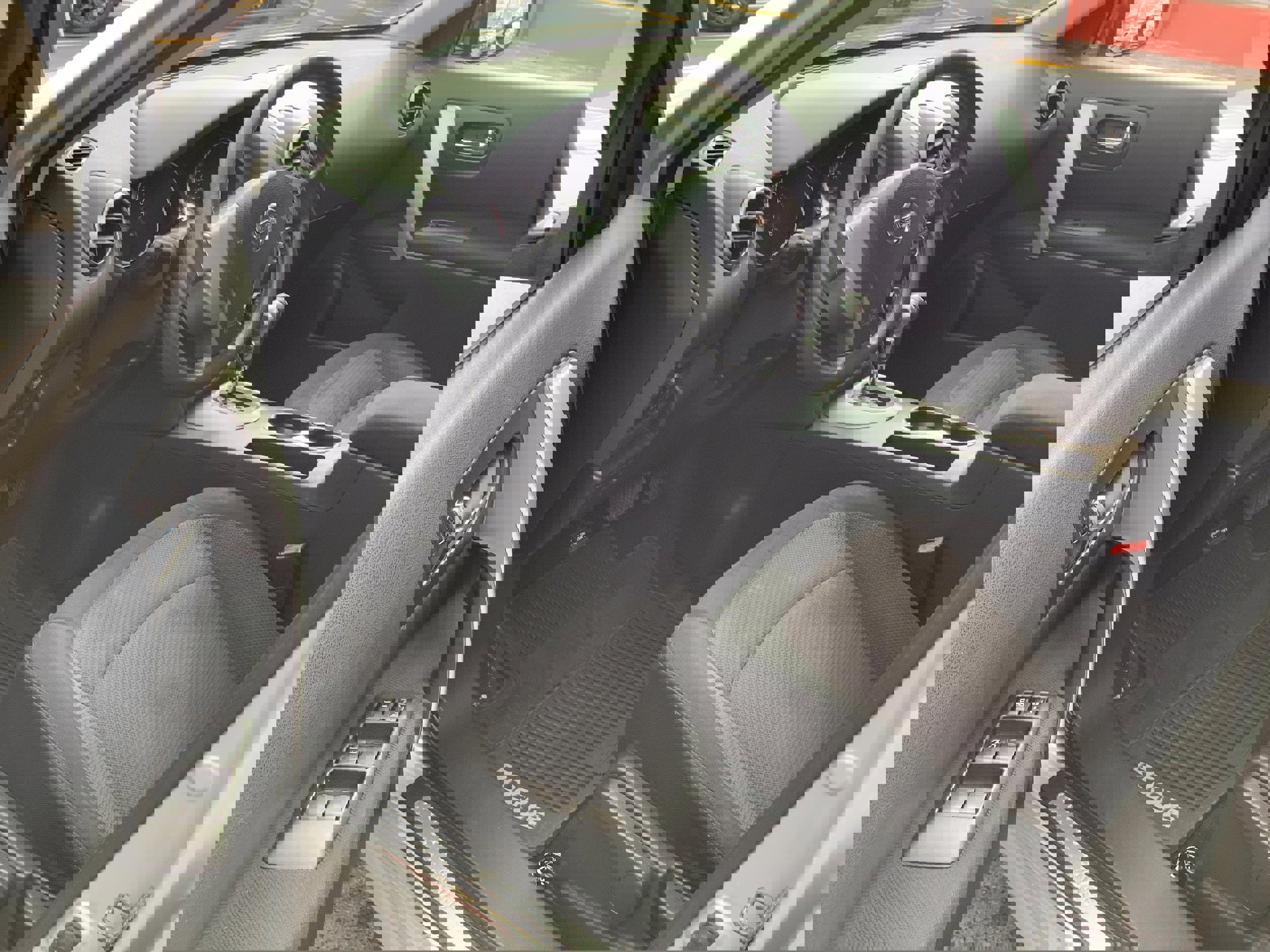 Used 2010 Nissan Rogue SL image 11