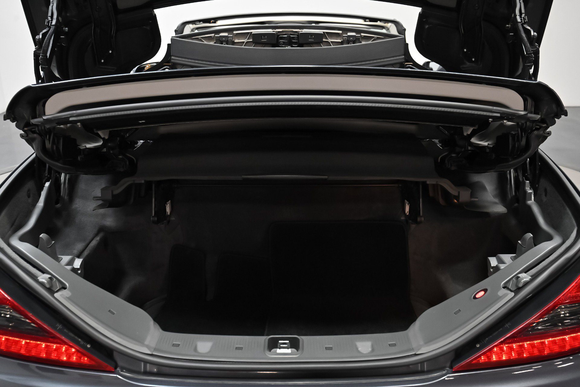 Used 2009 Mercedes-Benz SL 550 image 46