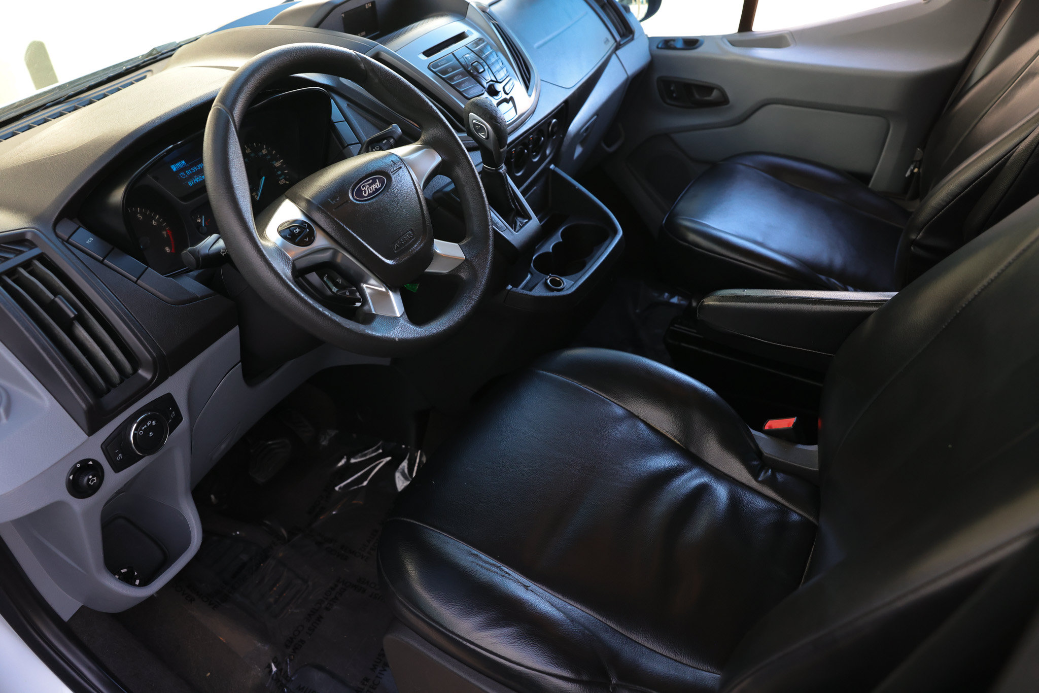 Used 2019 Ford Transit 350 XLT RWD image 6
