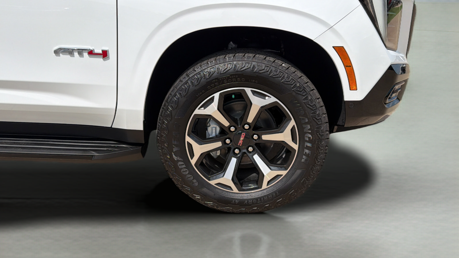 New 2026 GMC Yukon AT4 w/ LPO, Floor Liner Package AWD/4WD image 32