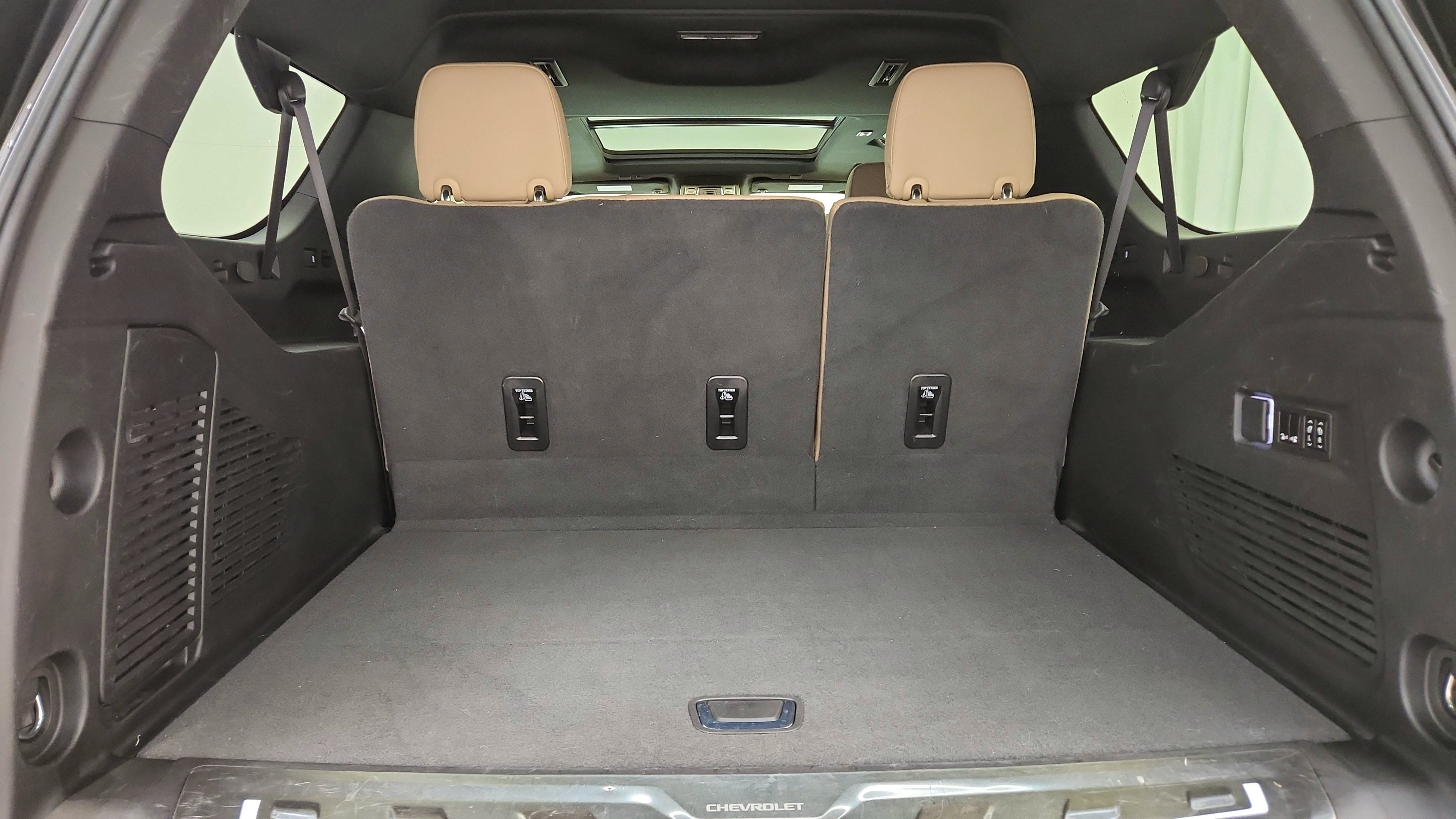 Used 2023 Chevrolet Suburban Premier AWD/4WD image 26