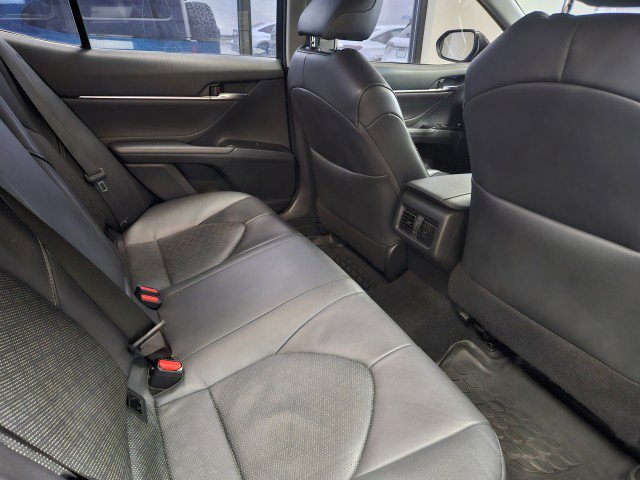 Used 2018 Toyota Camry XSE image 11