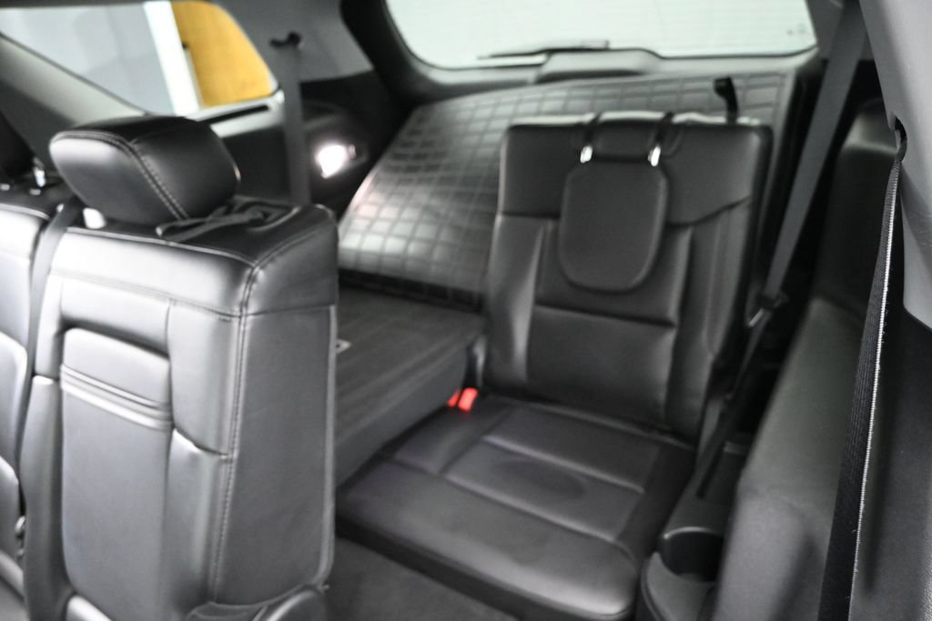 Used 2023 Ford Explorer XLT w/ Equipment Group 202A AWD/4WD image 17