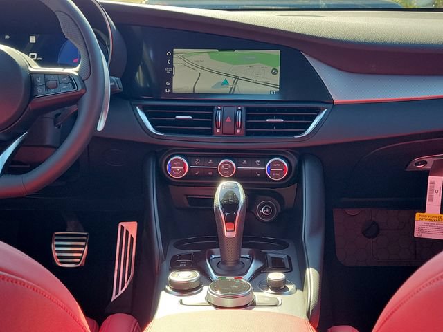 New 2026 Alfa Romeo Giulia w/ Driving Assist Package RWD image 17