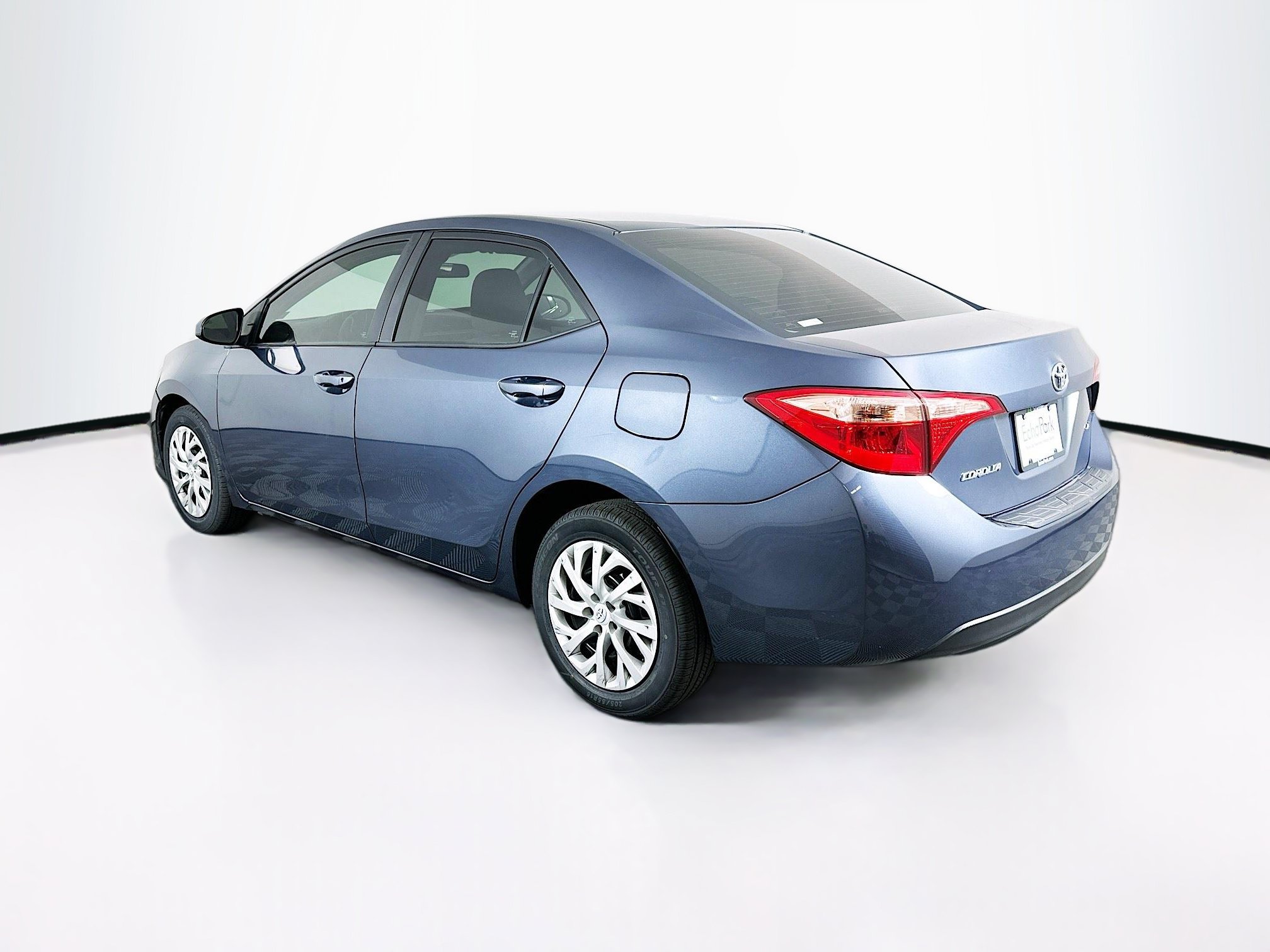 Used 2019 Toyota Corolla LE w/ Carpet Mat Package (TMS) FWD image 5