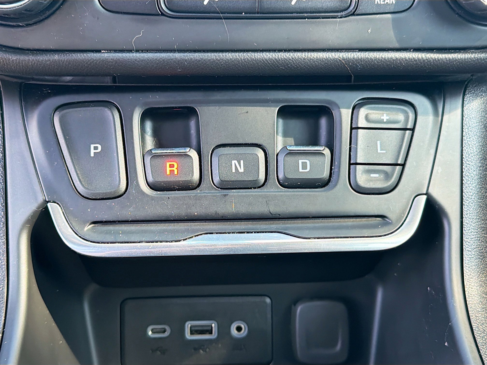 Used 2020 GMC Terrain SLE image 27