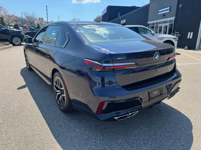 Used 2023 BMW 760i xDrive AWD/4WD image 7