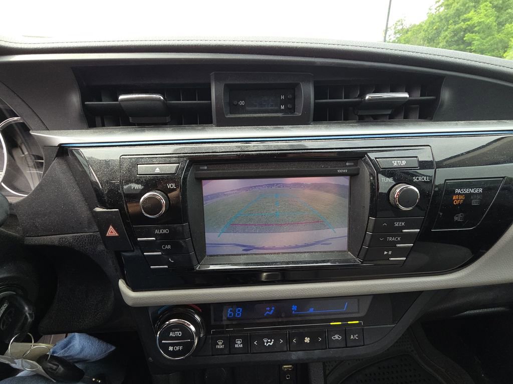 Used 2014 Toyota Corolla LE FWD image 11