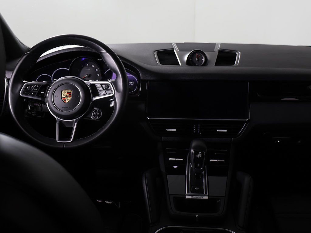 Used 2023 Porsche Cayenne Platinum Edition w/ Premium Package Plus image 34