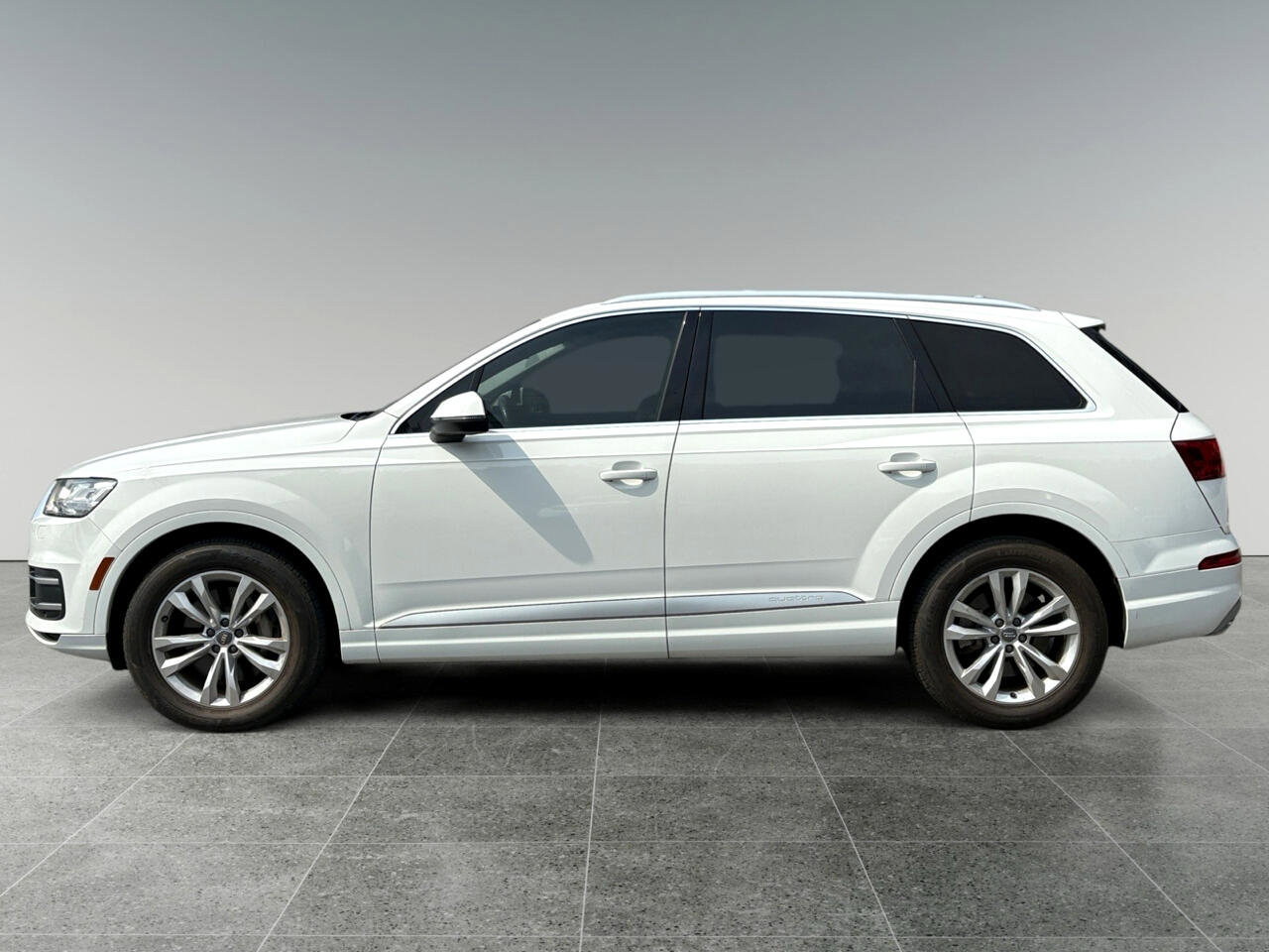 Used 2019 Audi Q7 3.0T Premium Plus image 3