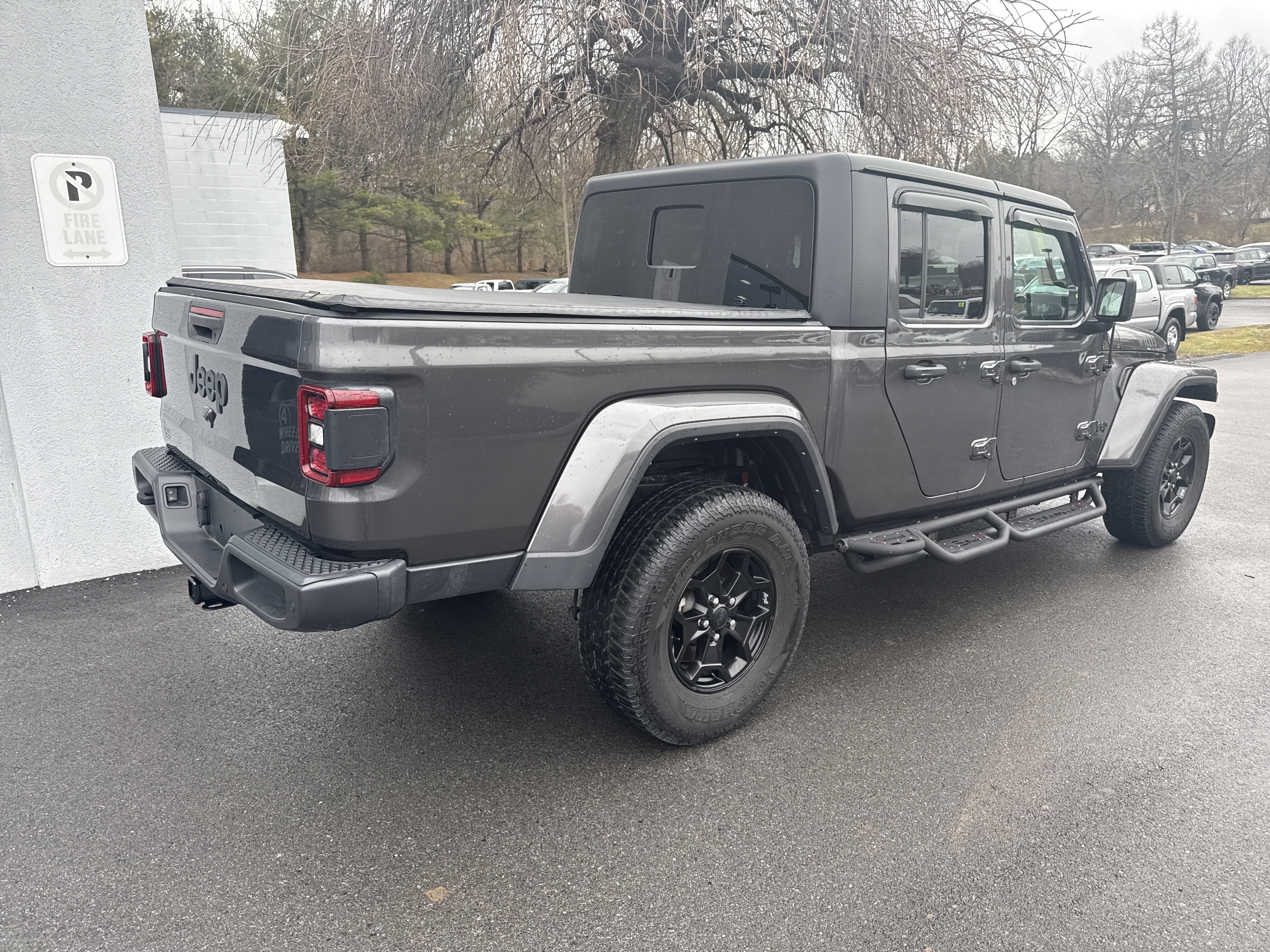 Used 2021 Jeep Gladiator Willys image 3