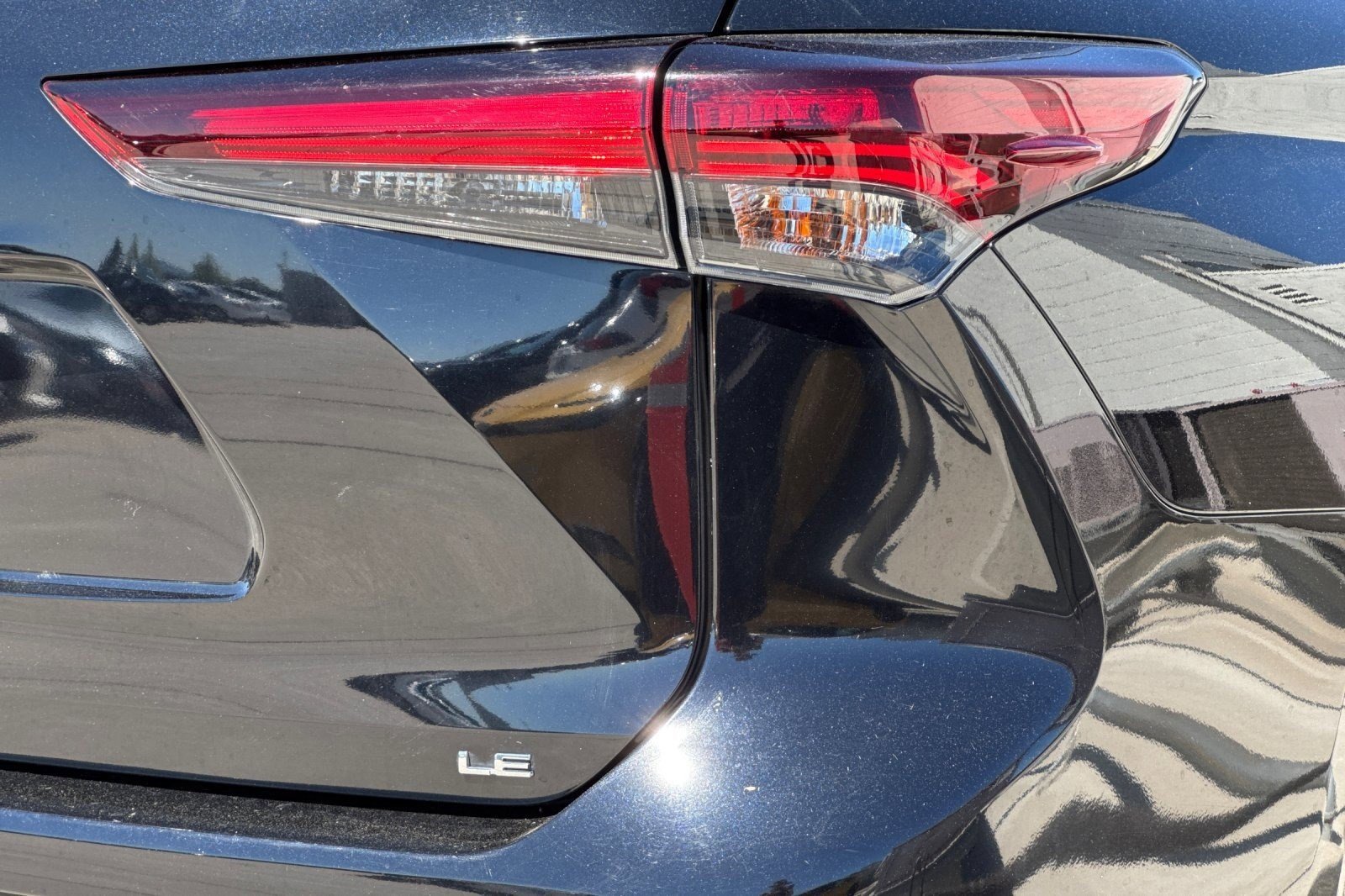Used 2025 Toyota Highlander LE image 11