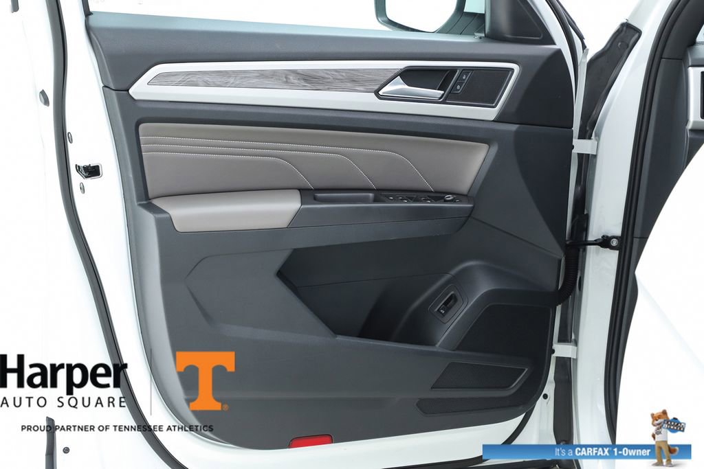 Used 2023 Volkswagen Atlas Cross Sport SE w/ Panoramic Sunroof Package FWD image 18